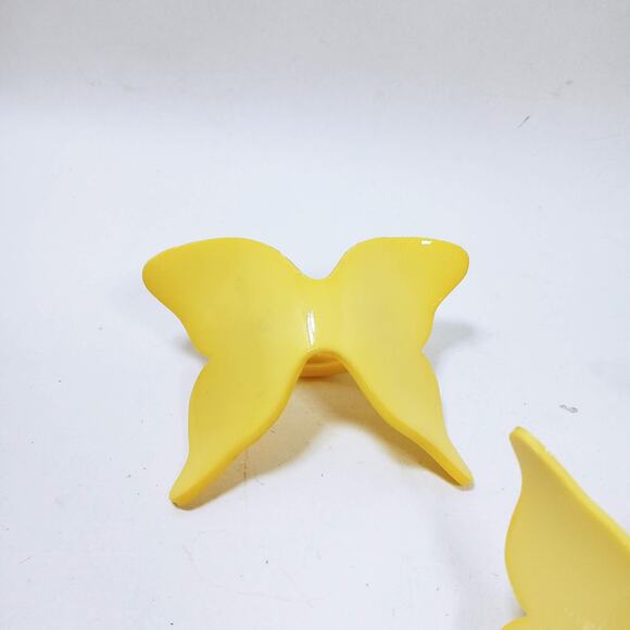 Vtg Butterfly Napkin Rings Yellow Plastic Butterflies Set of 4 Napkin Holders - Picture 2 of 5
